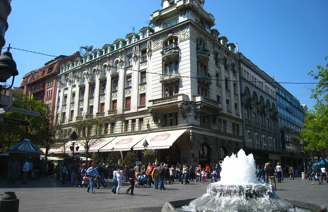 Dominic Smart & Luxury Suites - Republic Square-1