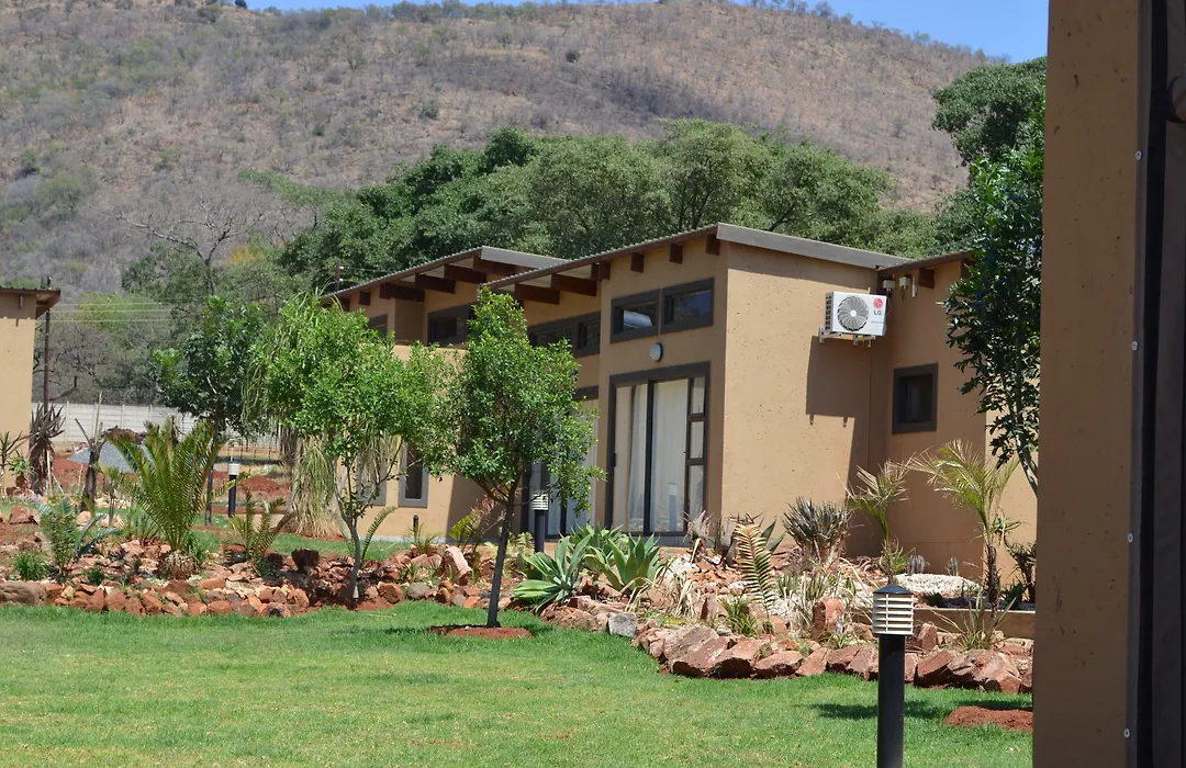 Manor Hills Guest Lodge-1
