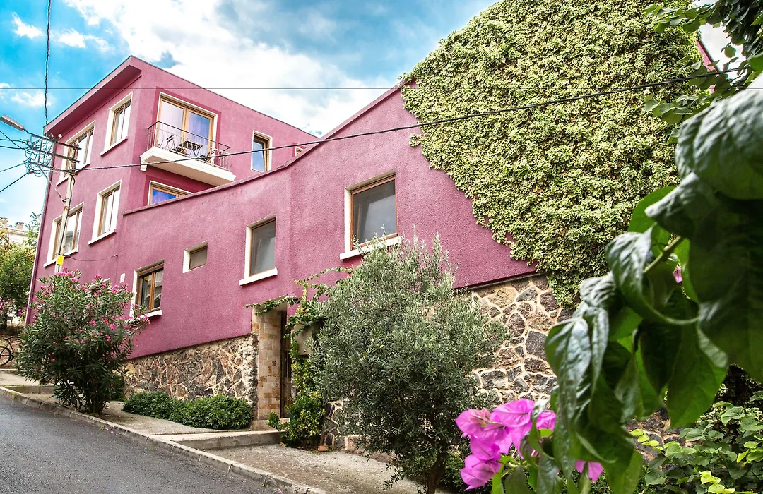 L'Isola Guesthouse (Adults Only)-1