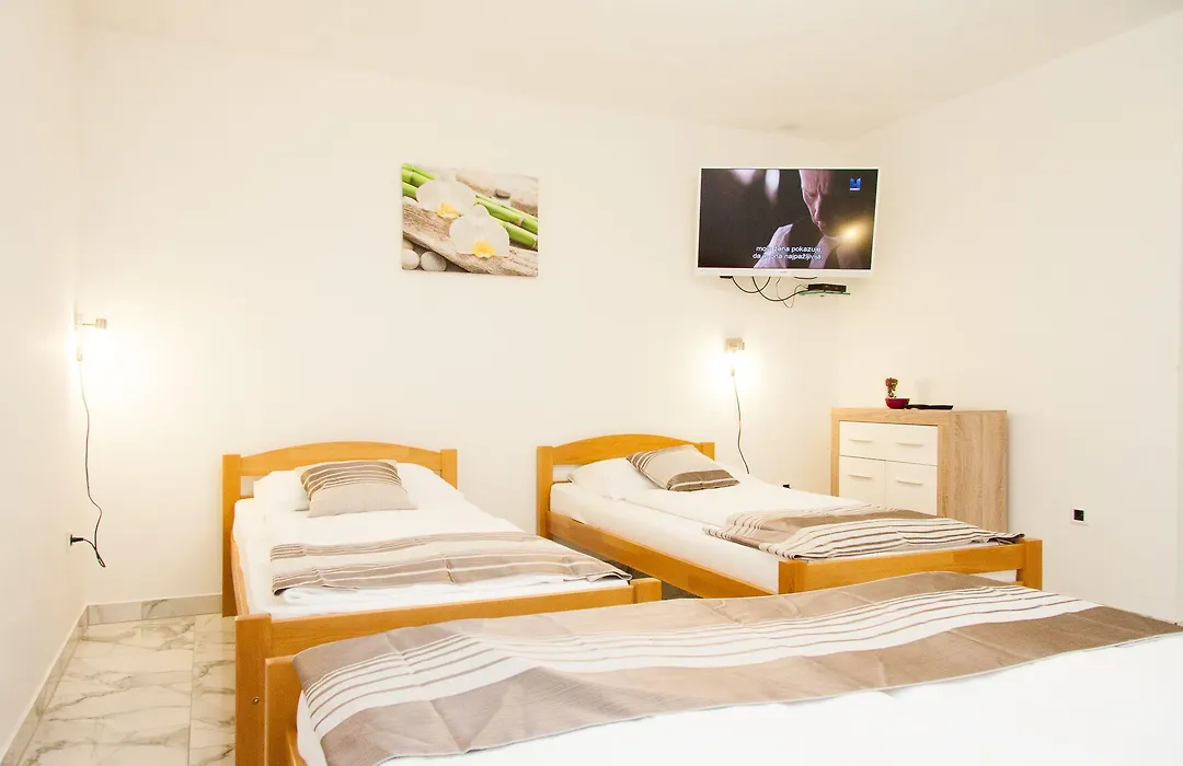 Rooms Garden Zagreb Airport-1
