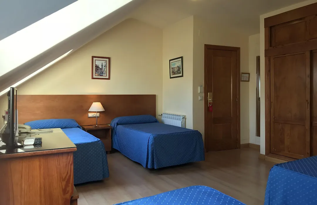 Hostal Santo Tome-1
