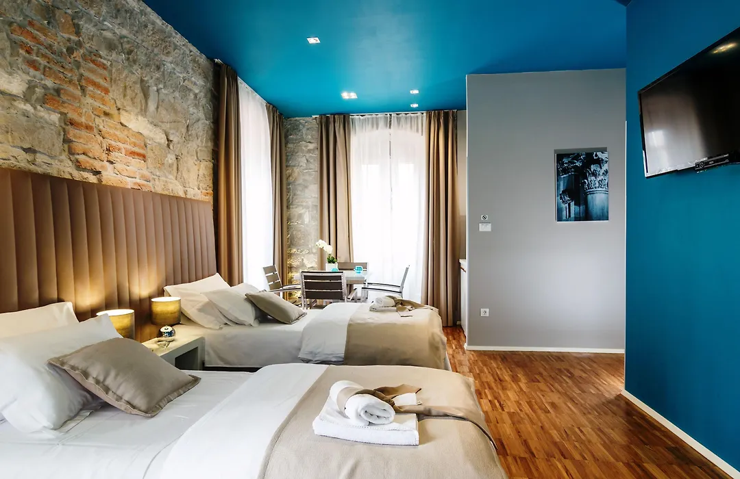 Riva Luxury Rooms-1