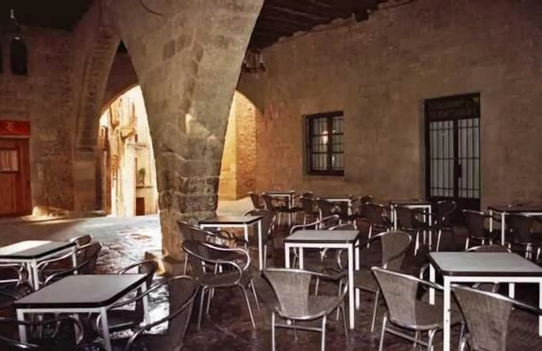 Hostal Las Coronas-1