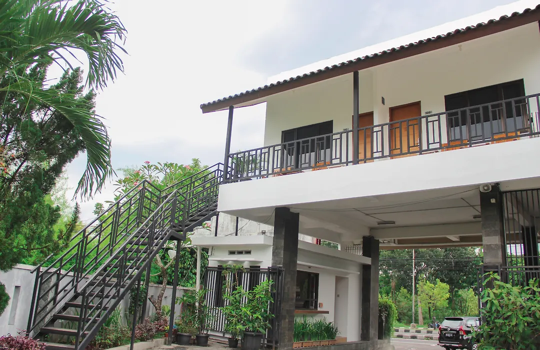 Front One Resort Yogyakarta-1