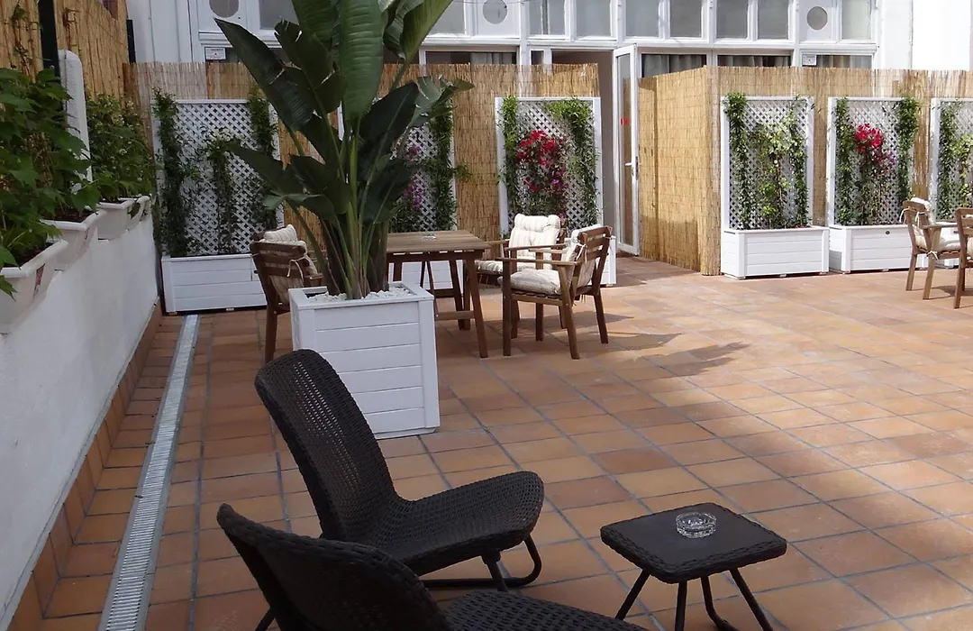 Hostal Balkonis-1