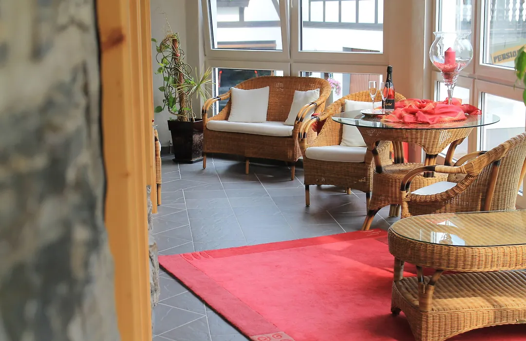 Pension und Ferienwohnungen Schweinsberg-1