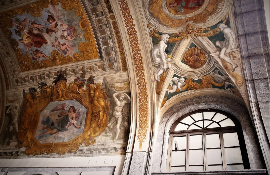 Maison Des Fleurs-1