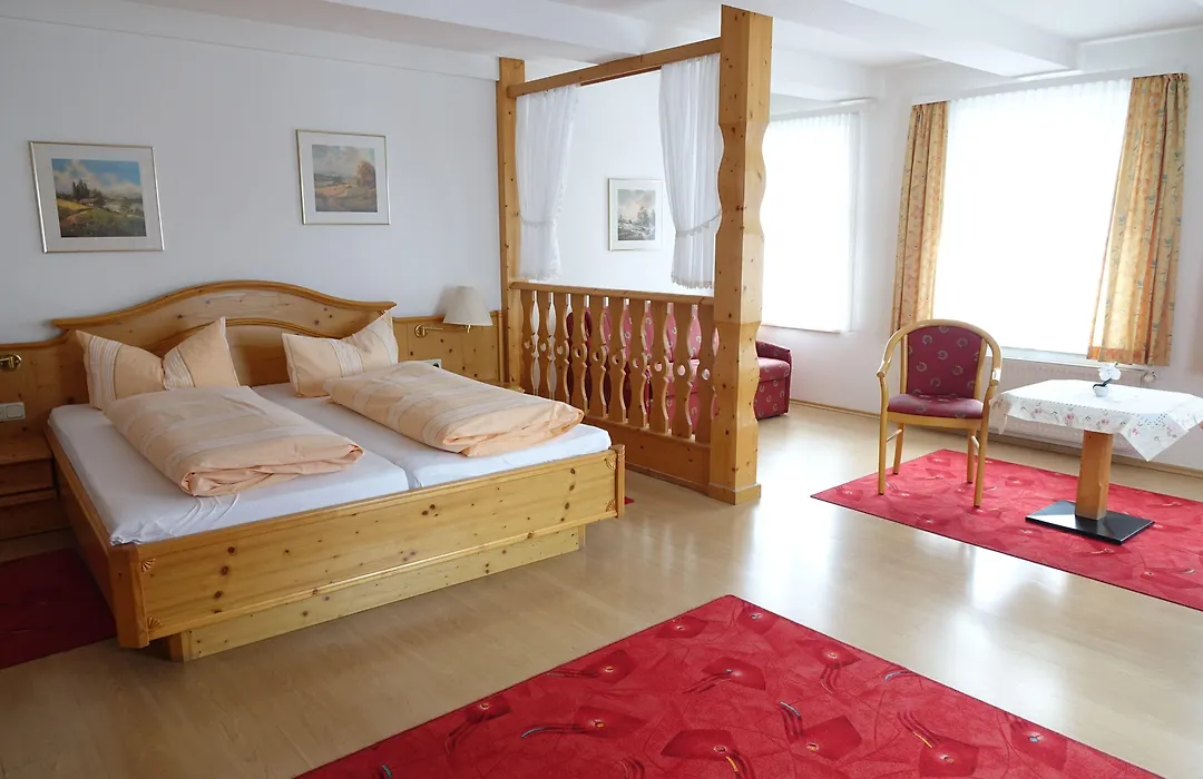 Pension Am Nicolaiplatz-1