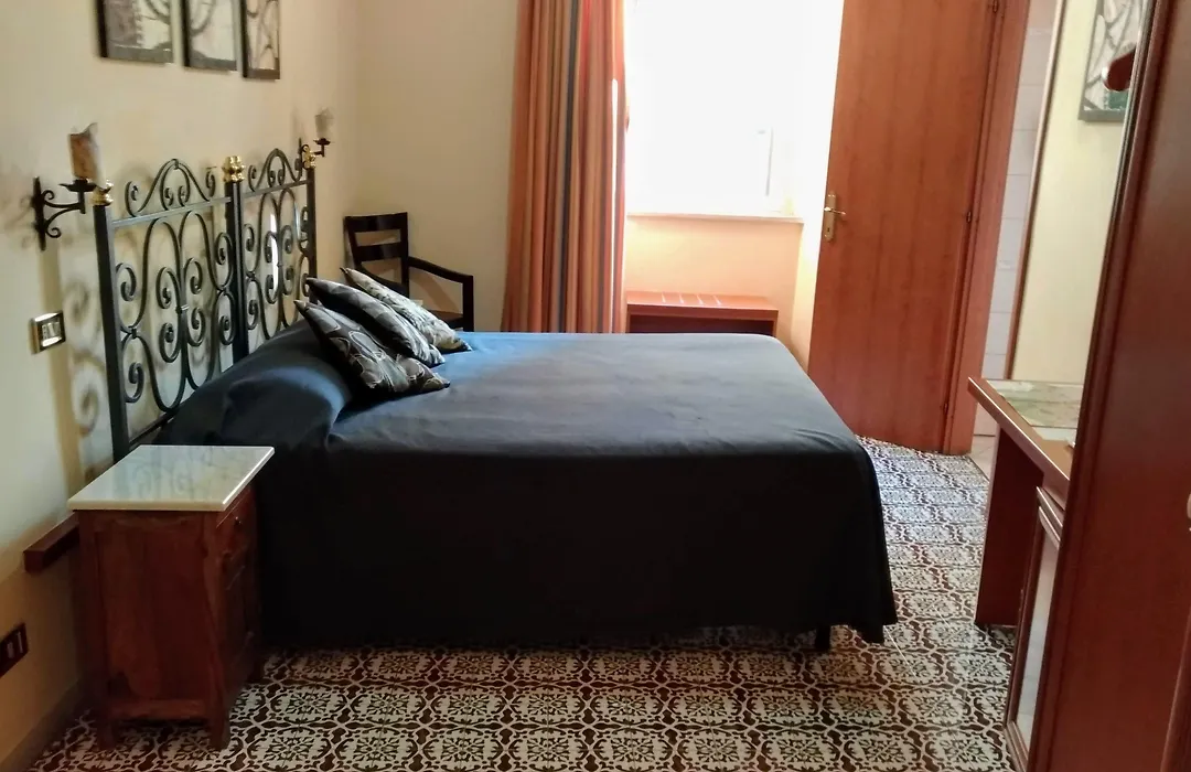 Nicolas Inn-1