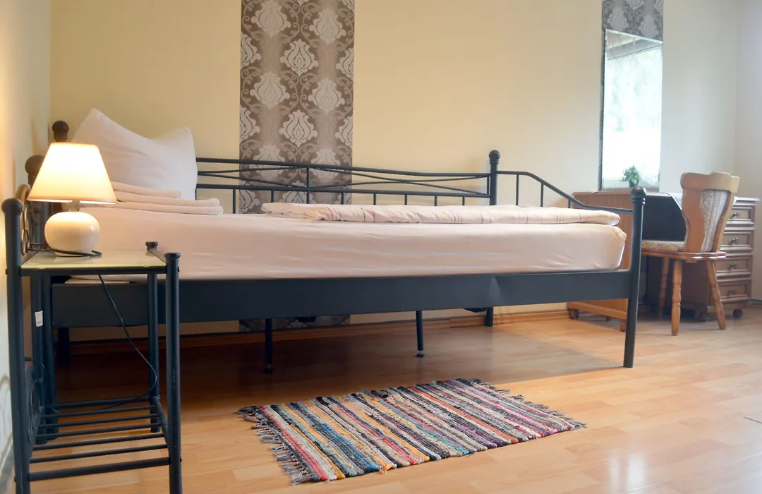 Gästhaus Zimmer Frei-1