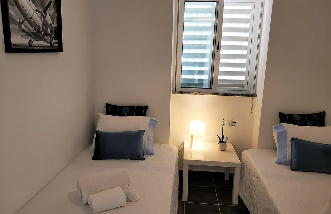 Sleep & Go Faro Airport Guest House-1