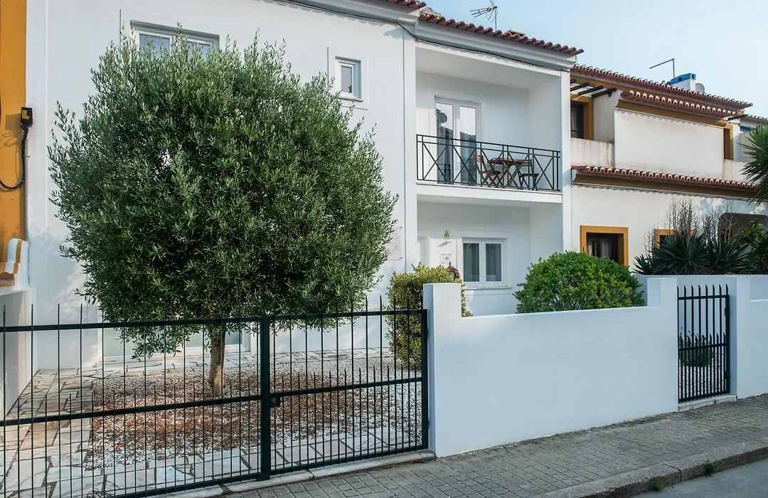 Raminhos Guest House-1