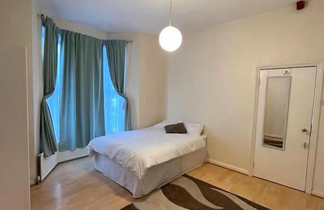 Bruce Rooms-1
