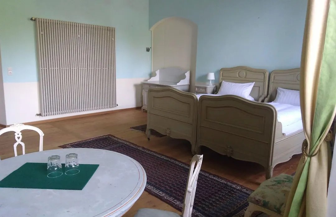 Ferienzimmer im Schloss Burgpreppach-1
