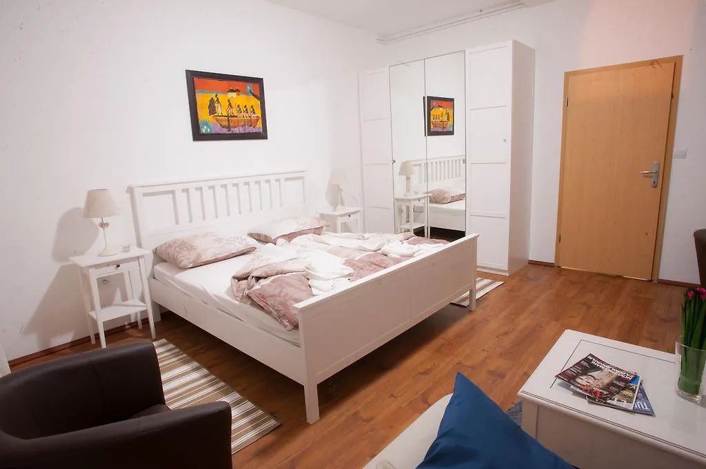Guest House Nokturno-1