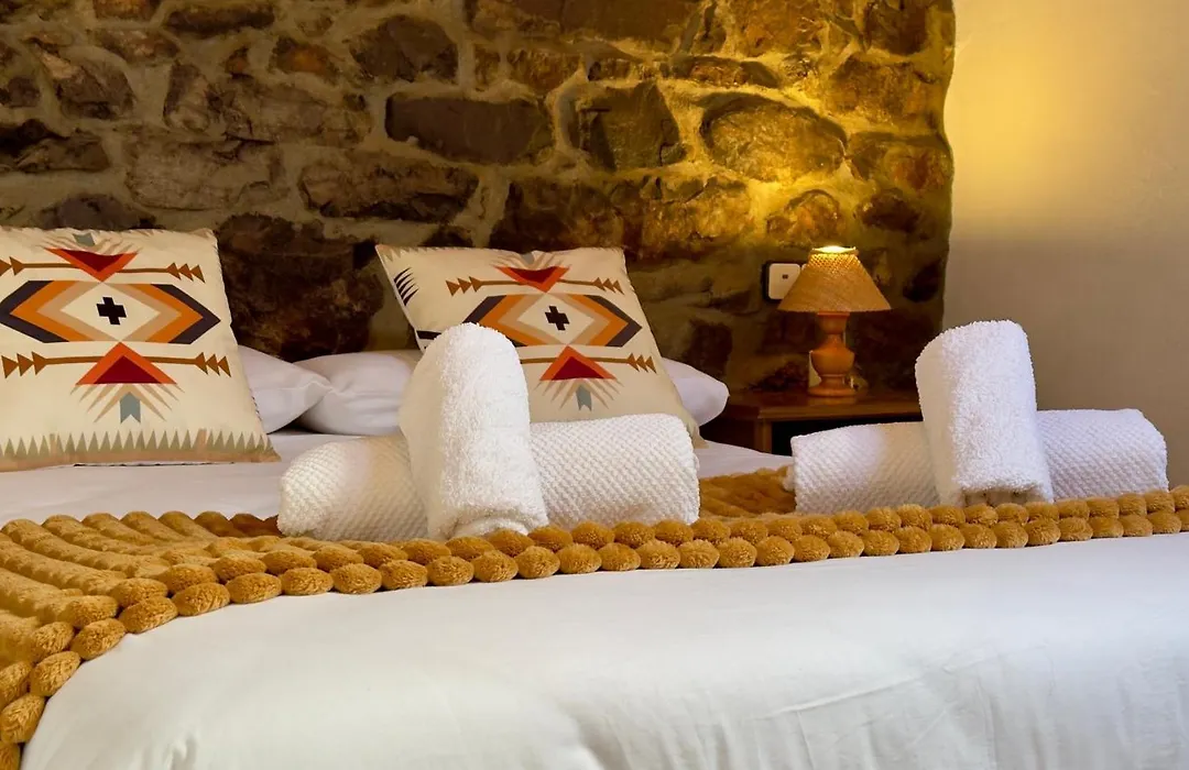 Apartamentos y Casas de Aldea La Pornacal-1