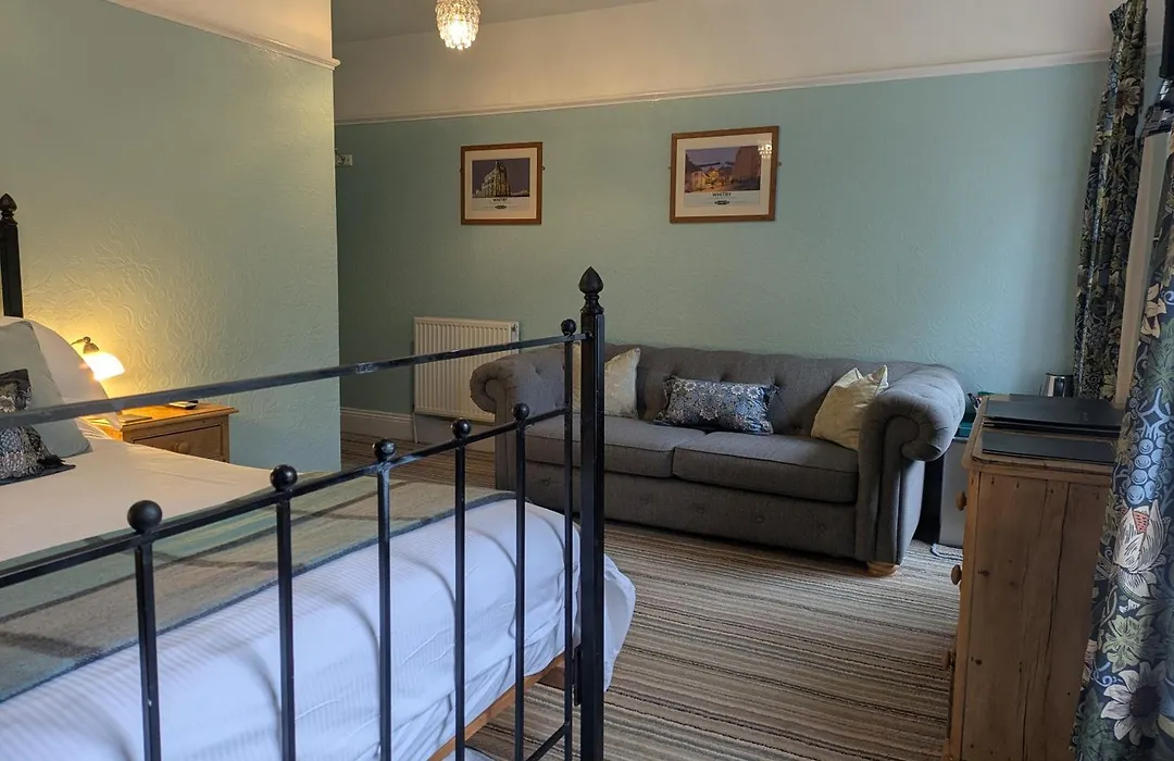 Broomfield House-1
