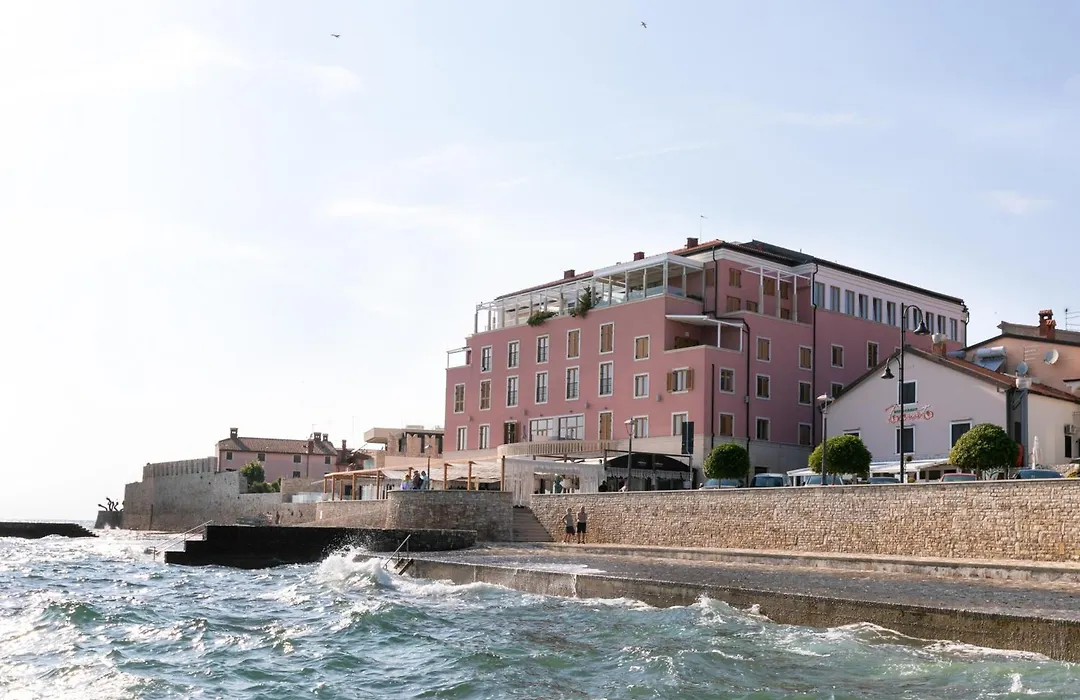 Rotonda Inn Novigrad-1