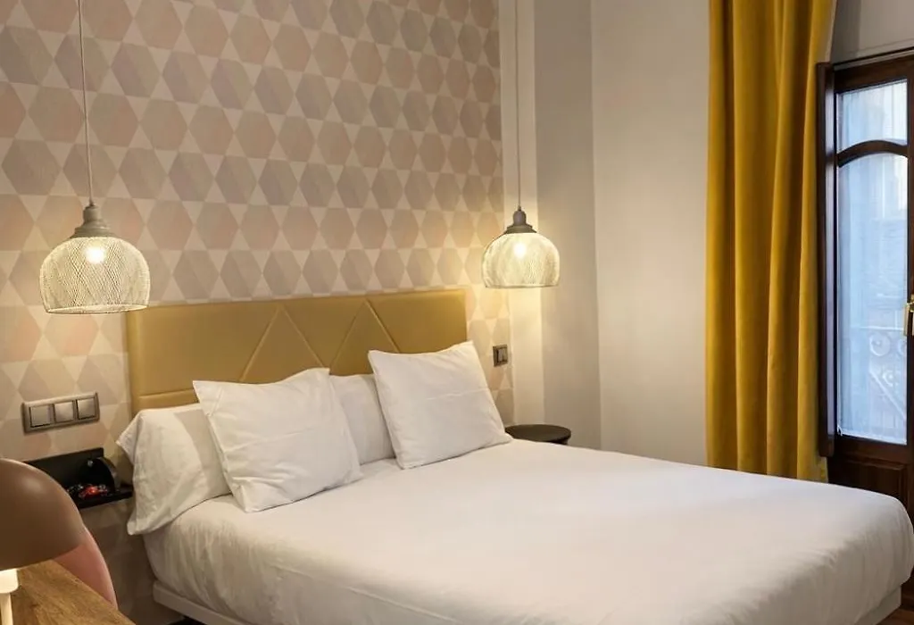 Cuatro Caminos Rooms-1