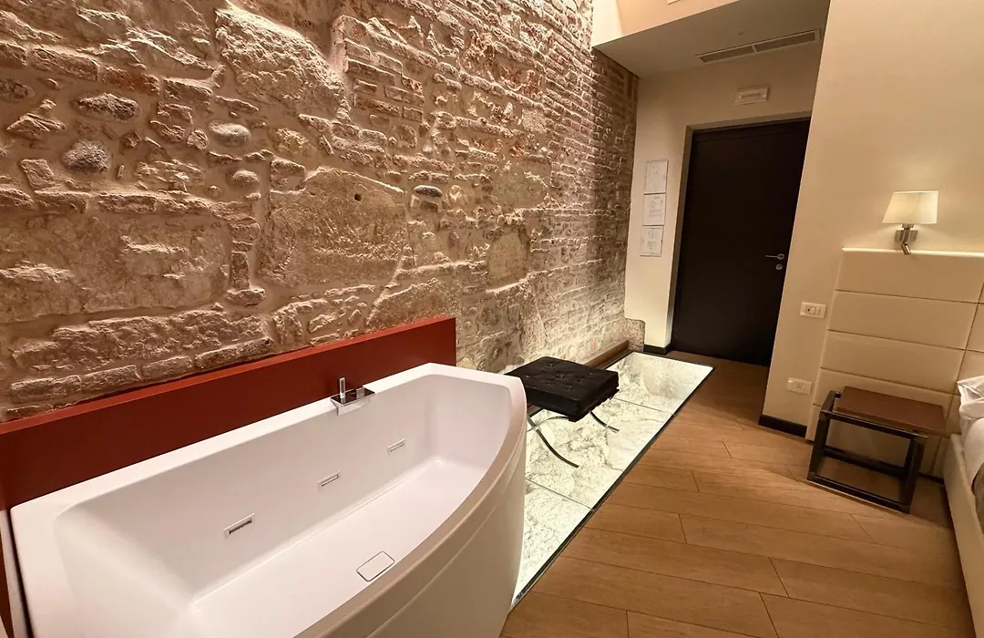 Arena Luxury Suite-1