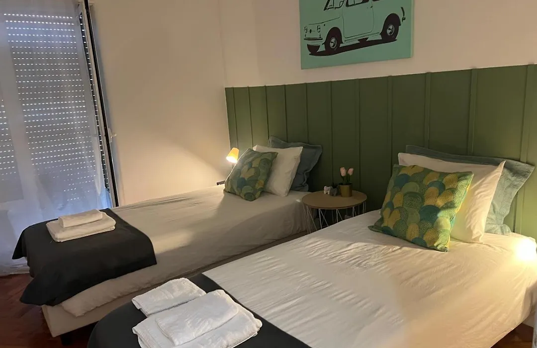Alvalade II Airport Guest House-1