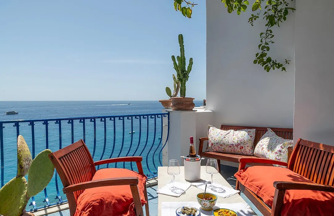 La Dolce Vita A Positano Boutique Hotel-1
