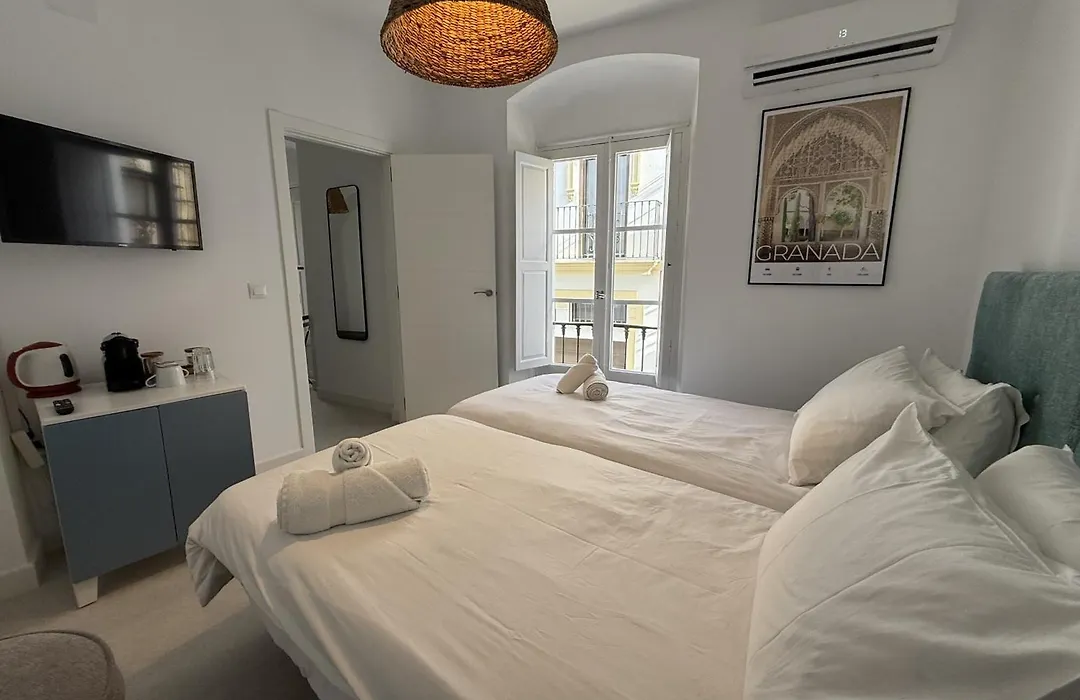 Casa Cristóbal Colón habitaciones con vistas a Semana Santa y Fiestas-1