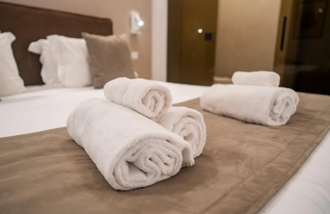 Cicerone'S Luxury Suites-1