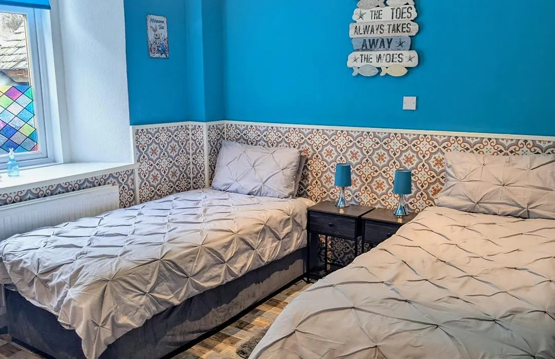 Commodore Guesthouse, Seaside Holiday Suites-1