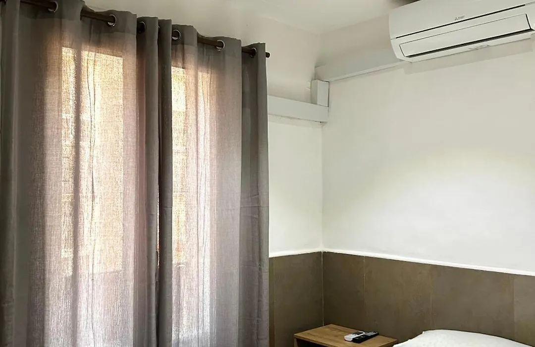 Be Ramblas Guest House-1