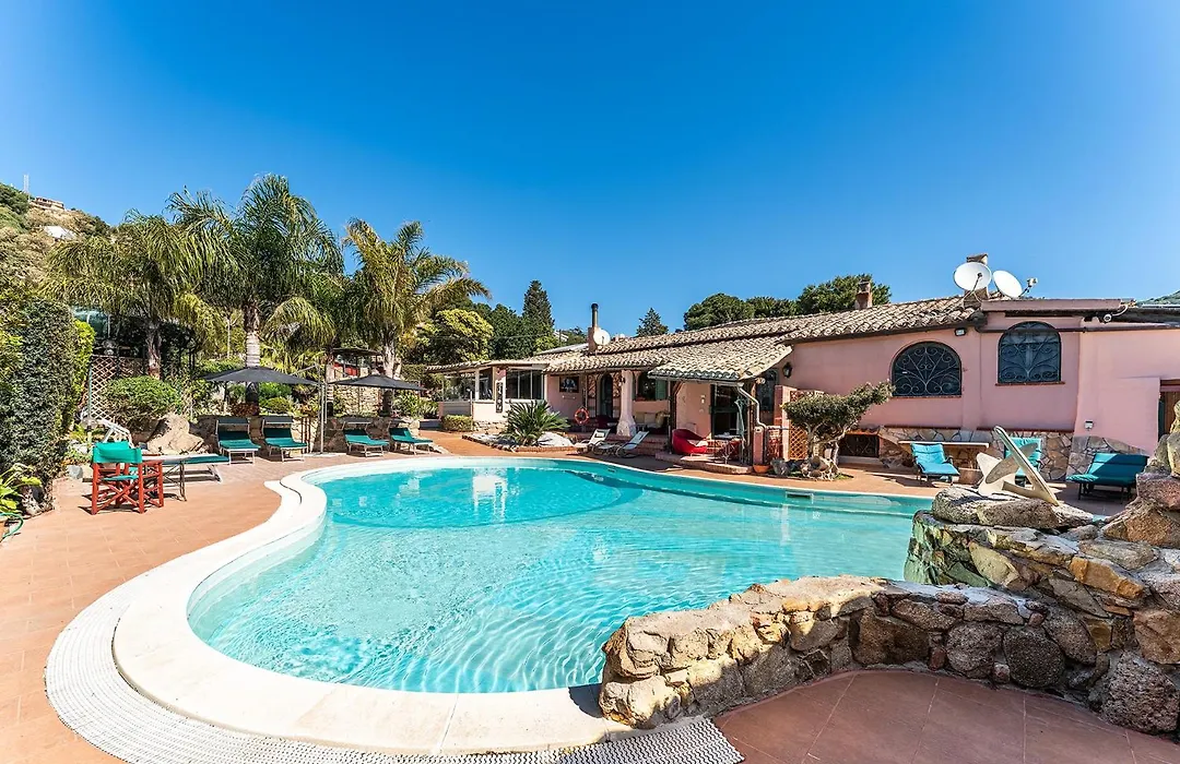 Guest House Villa Verde - Short Term Room Rentals-1