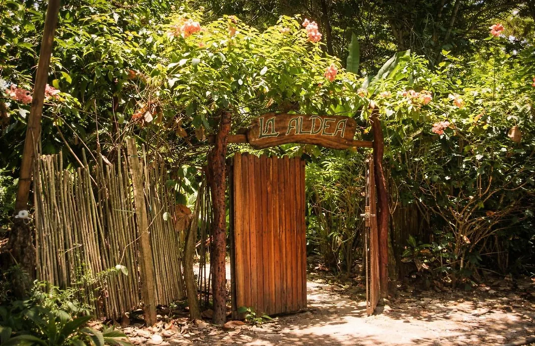 La Aldea Hostel, Camping y Hamacas-1