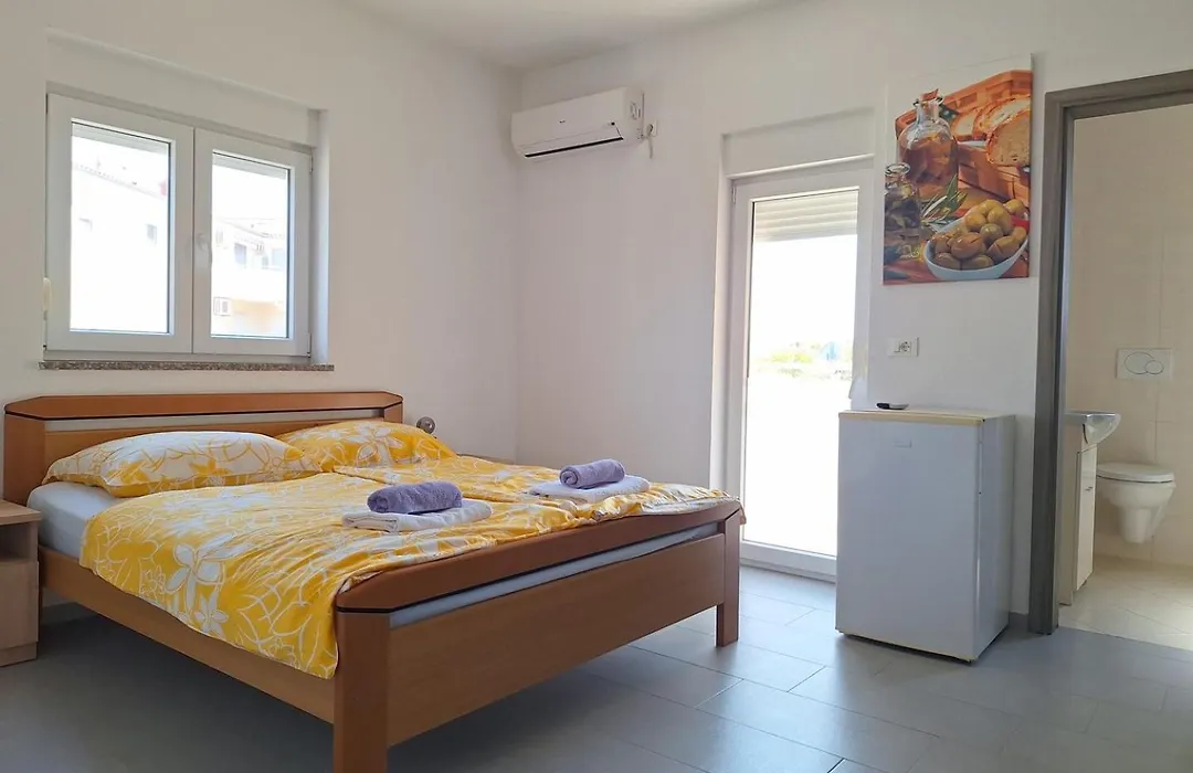 Villa Vita Apartments & Studios With Common Pool-1