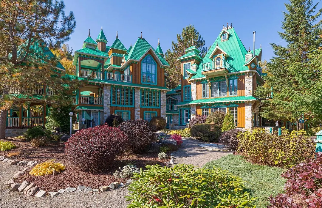 Domaine Riviere Sacacomie Chalets Et Bed And Breakfast -Manoir Canergie-1