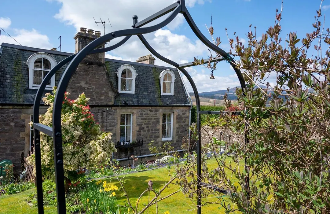 Leven House Bed And Breakfast-1