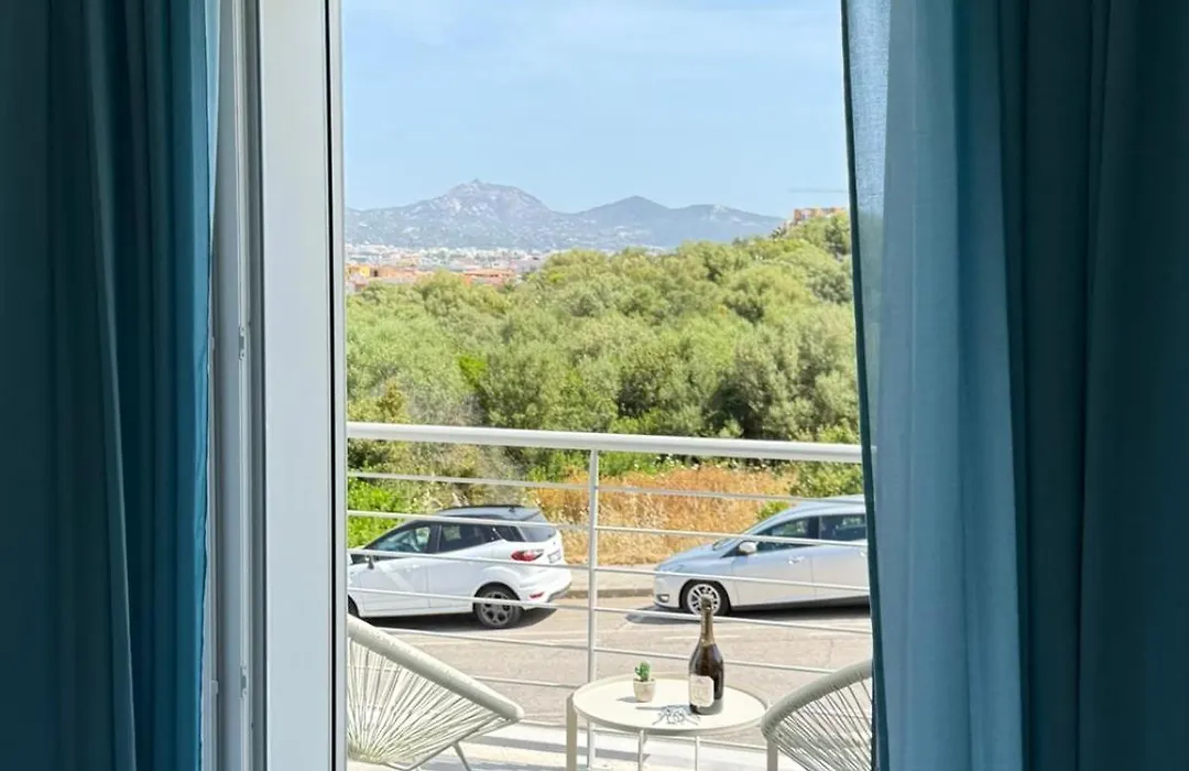 Artemisia Home-1