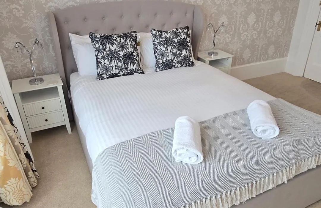 Beaufort Lodge - Central Location & Free Parking-1