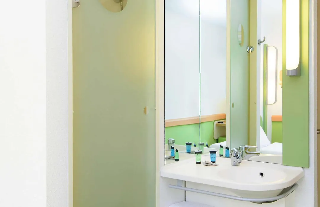 Ibis Budget Bilbao Arrigorriaga-1