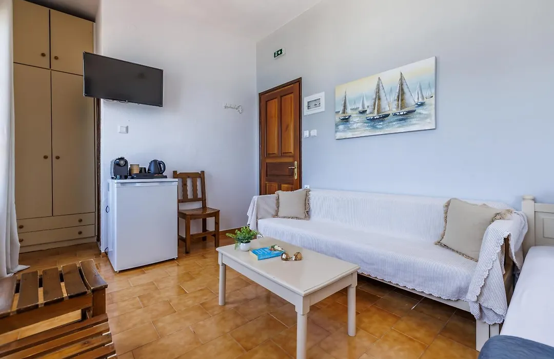Adonis Rooms-1