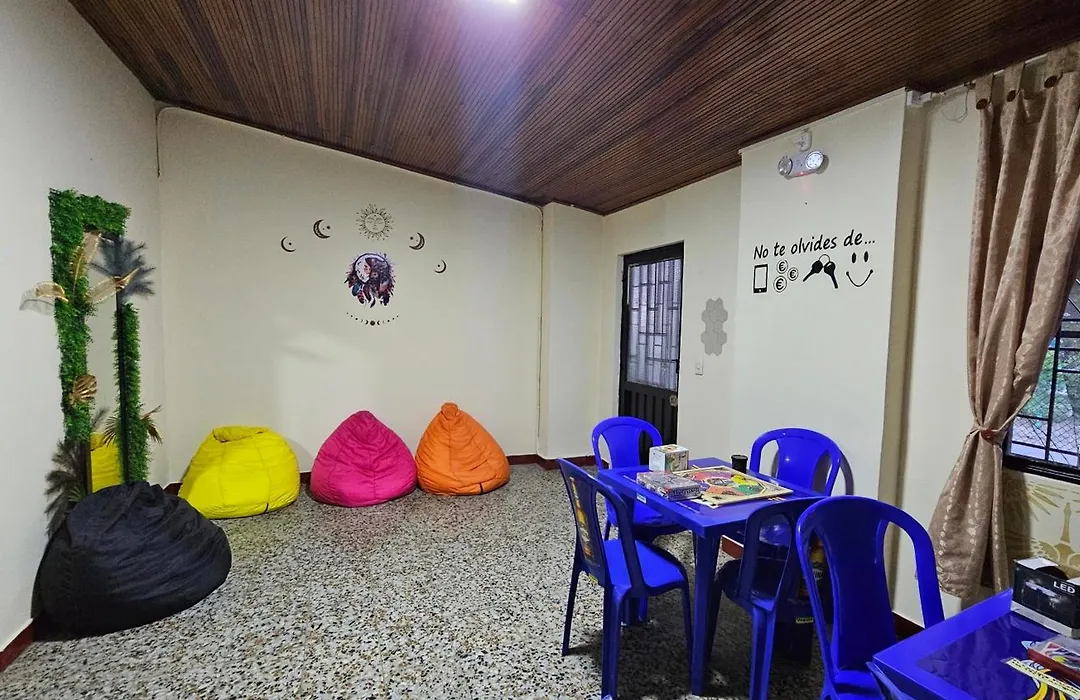 El Cacique Villeta Hostal-1