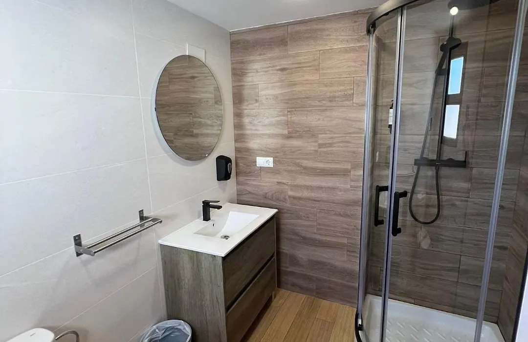 Hostal Casa Mercedes-1