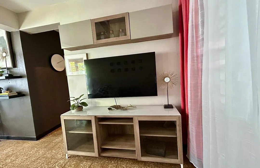 Isla Verde By The Beach Guest House-1