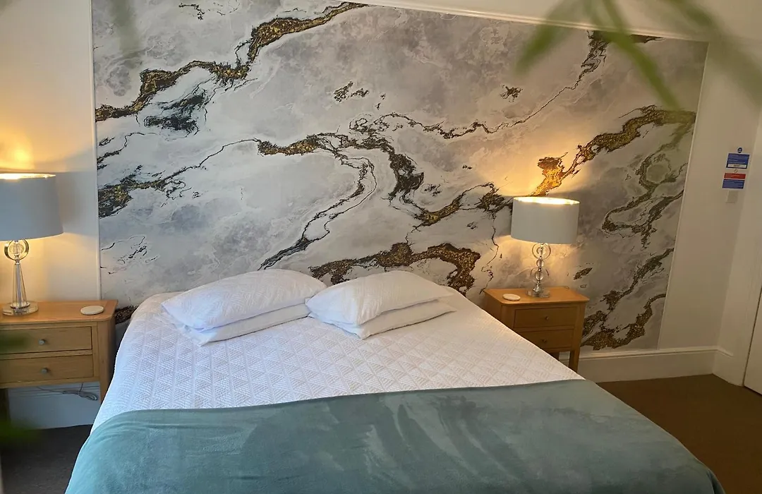 A & B Guest House Cambridge-1