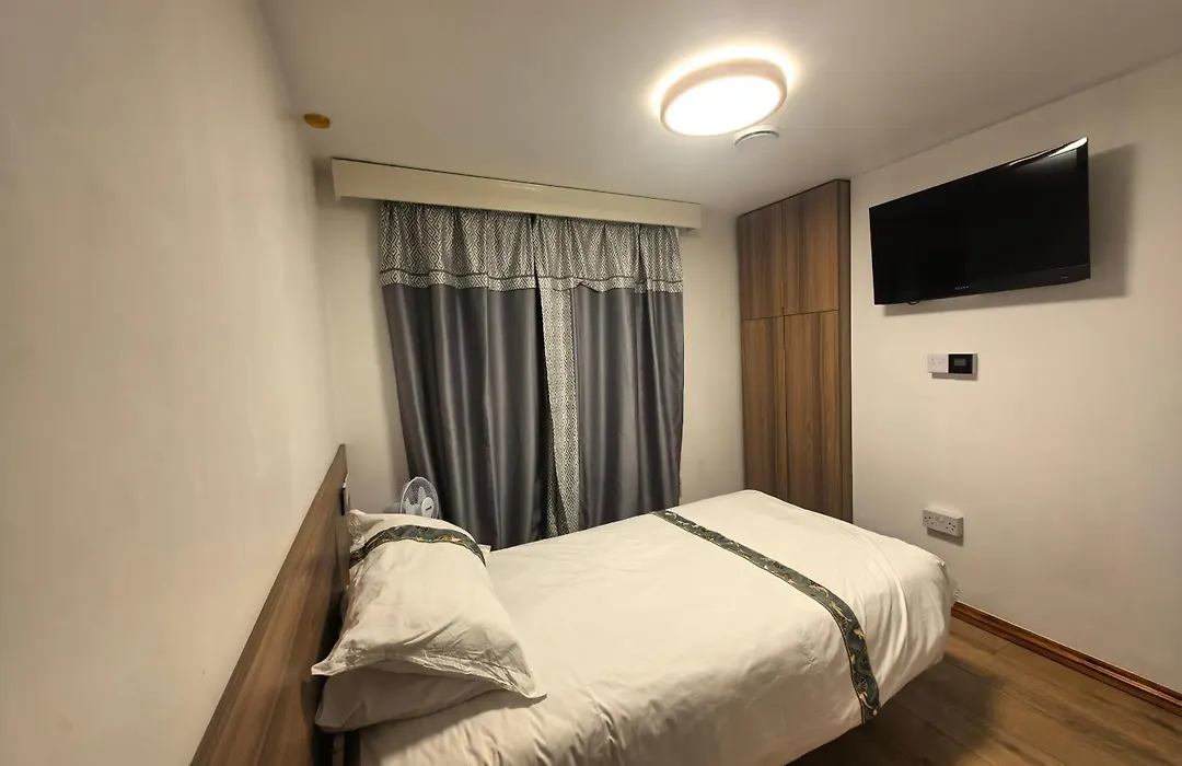 Motel Schmotel-1