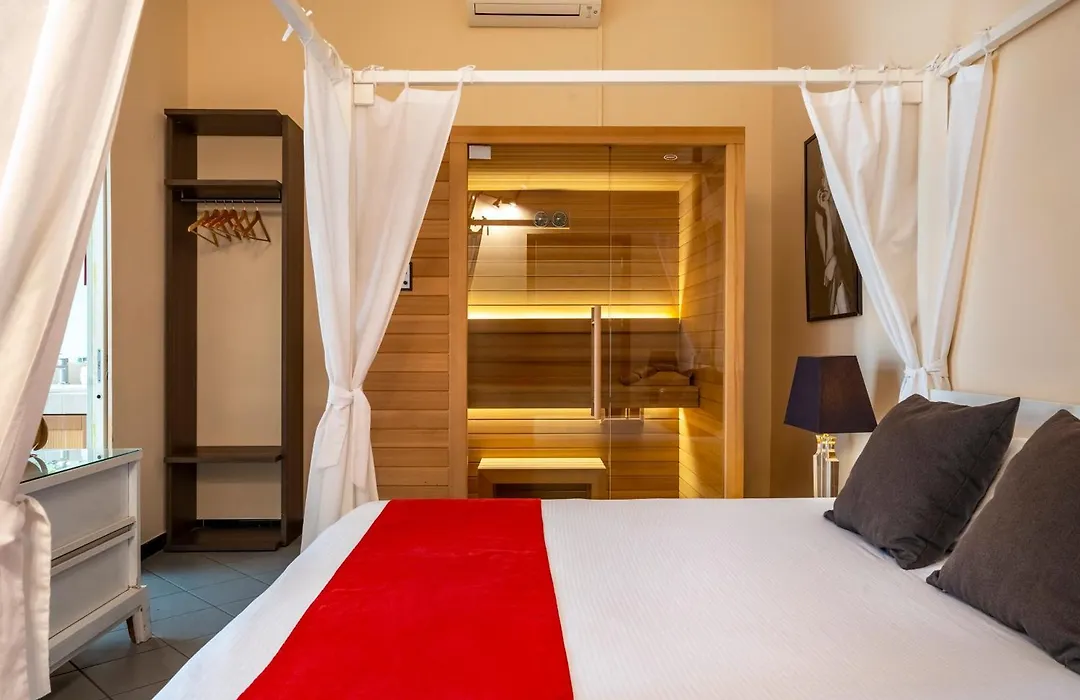 Snob Luxury Suite-1
