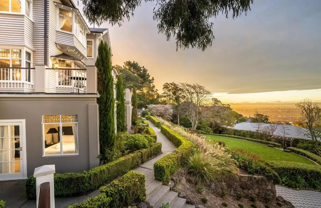 Hackthorne Gardens Luxury Accommodation-1