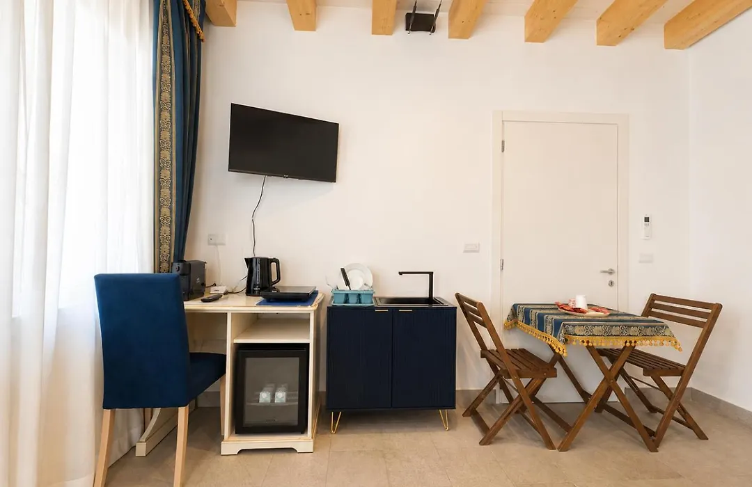 Flove' Rooms Venice-1