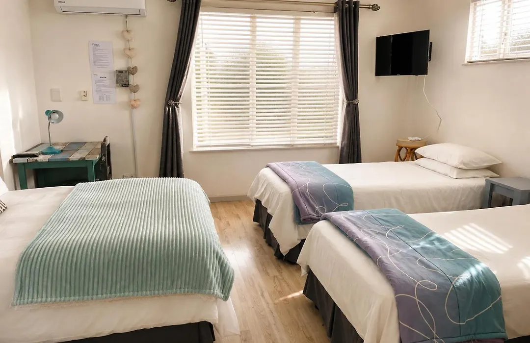 Bay Breeze Guesthouse Selfcatering-1
