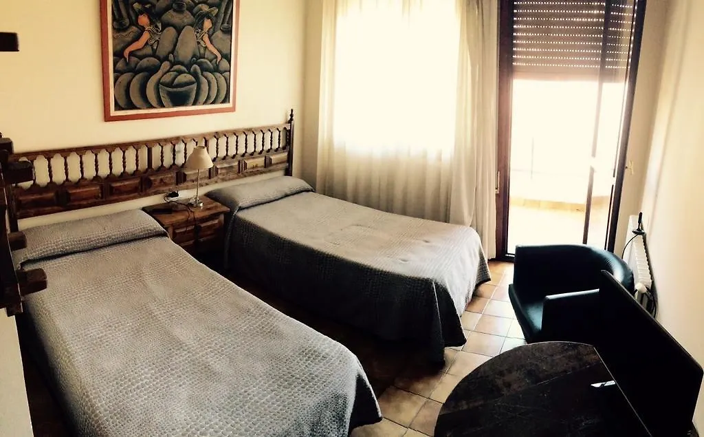 Hostal Mimosa-1