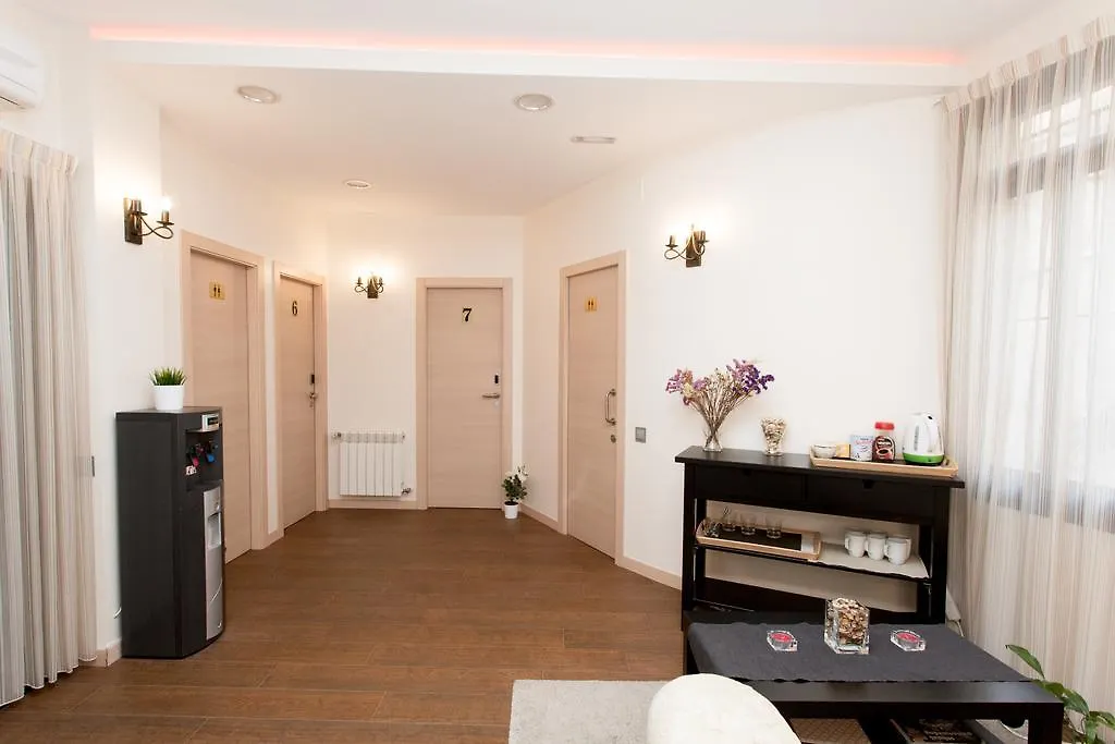 Hostal Excellence-1